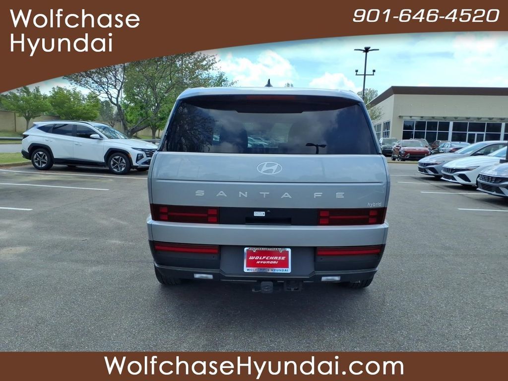 Used 2026 Hyundai Santa Fe SE FWD image 4