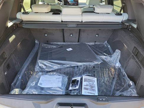 New 2026 BMW X5 xDrive50e image 6