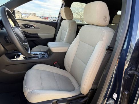 Used 2023 Chevrolet Traverse LS FWD image 24