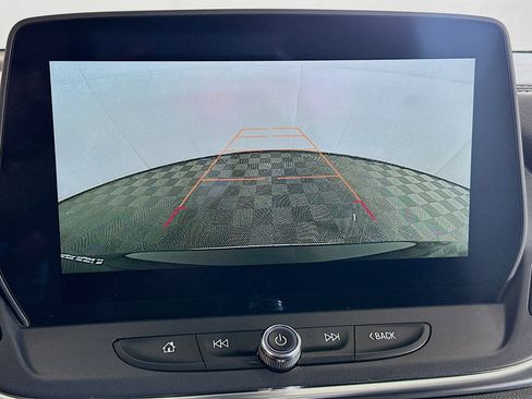 Used 2025 Chevrolet Blazer LT image 21