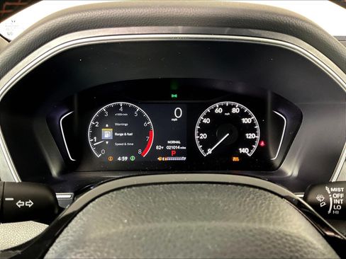Used 2025 Honda Pilot Sport image 13