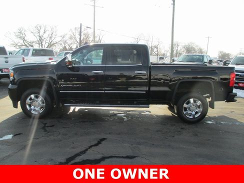 Used 2019 GMC Sierra 3500 Denali w/ Duramax Plus Package image 9