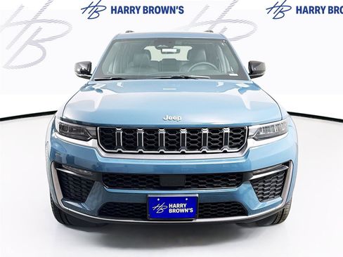 New 2026 Jeep Grand Cherokee Limited w/ Trailer Tow Package AWD/4WD image 28