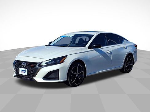 Used 2023 Chevrolet Colorado LT w/ LT Convenience Package image 21