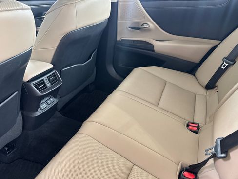 Certified 2020 Lexus ES 300h w/ Premium Package FWD image 15