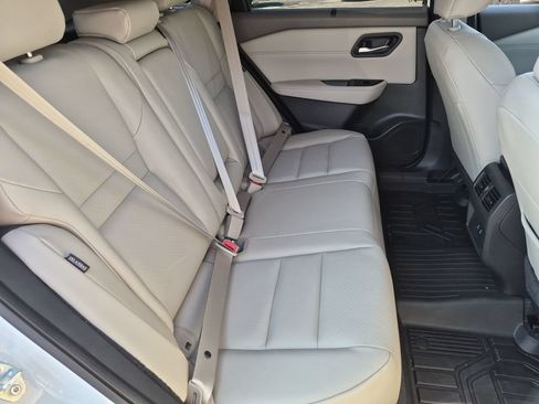 Used 2025 Nissan Rogue SV w/ SV Premium Package FWD image 32