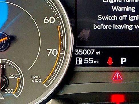 Used 2018 Bentley Bentayga AWD/4WD image 19