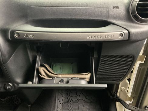 Used 2018 Jeep Wrangler Unlimited Sport S AWD/4WD image 24