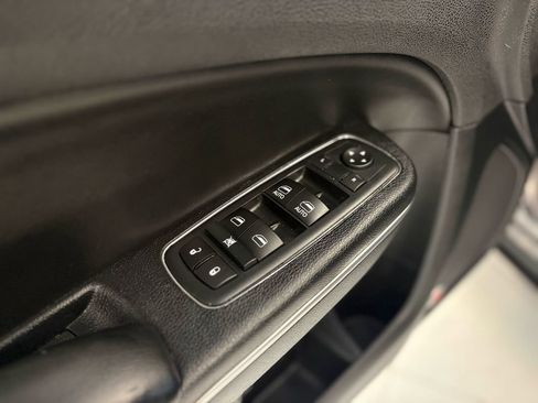 Used 2017 Chrysler 300 S image 23