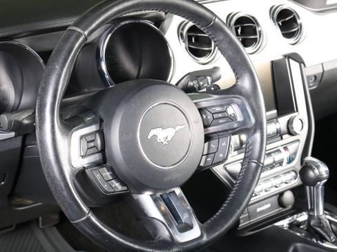 Used 2016 Ford Mustang Premium image 20