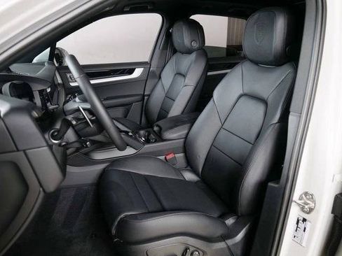 New 2026 Porsche Cayenne image 5