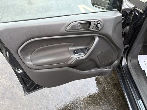 Used 2018 Ford Fiesta SE image 13