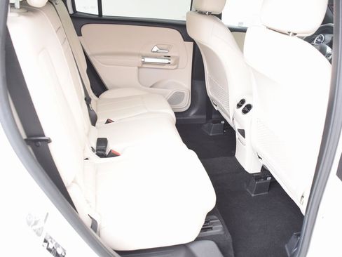 Certified 2025 Mercedes-Benz GLB 250 image 17