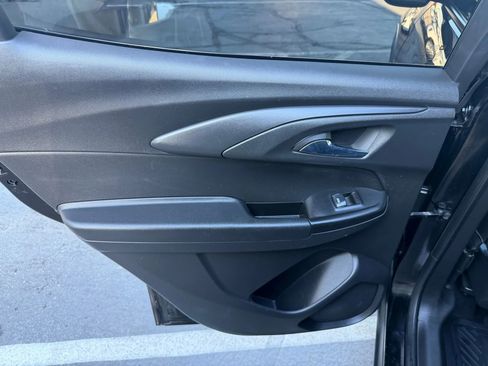 Used 2023 Chevrolet TrailBlazer RS w/ Sun and Liftgate Package image 12