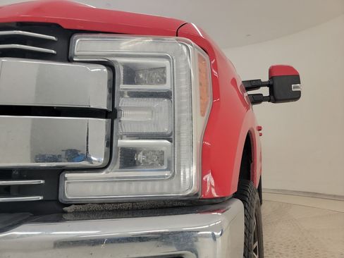 Used 2019 Ford F250 Lariat w/ Lariat Ultimate Package AWD/4WD image 9
