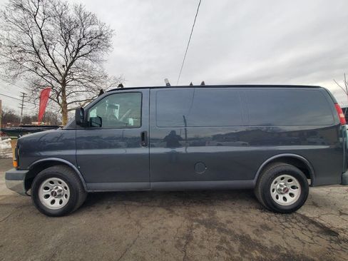 Used 2014 GMC Savana 1500 AWD image 2