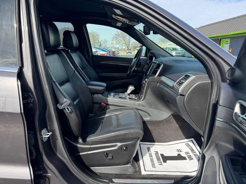 Used 2018 Jeep Grand Cherokee Limited w/ Trailer Tow Group IV AWD/4WD image 9