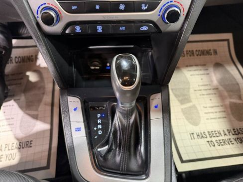 Used 2017 Hyundai Elantra Value Edition FWD image 15