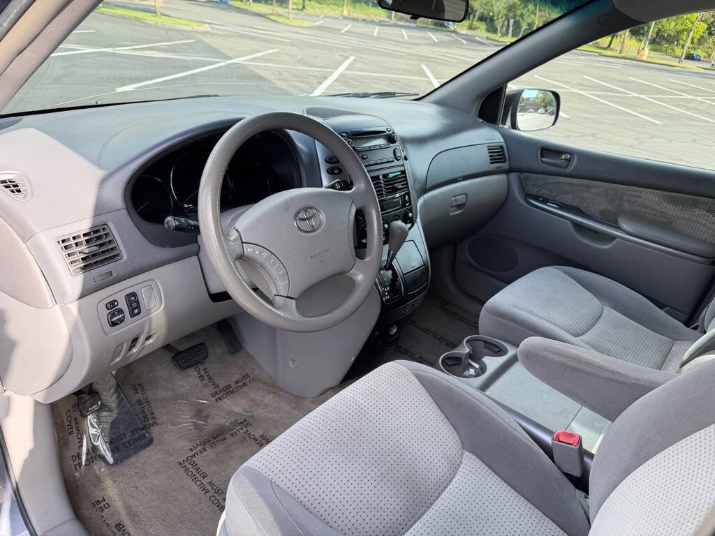 Used 2007 Toyota Sienna CE FWD image 9