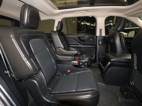 Used 2022 Lincoln Aviator Reserve w/ Equipment Group 201A AWD/4WD image 27