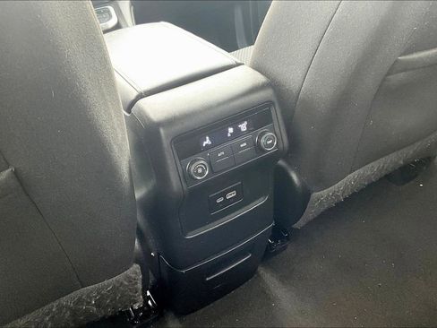 Used 2020 GMC Acadia SLE AWD/4WD image 11