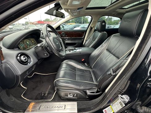 Used 2016 Jaguar XJ R-Sport RWD image 10
