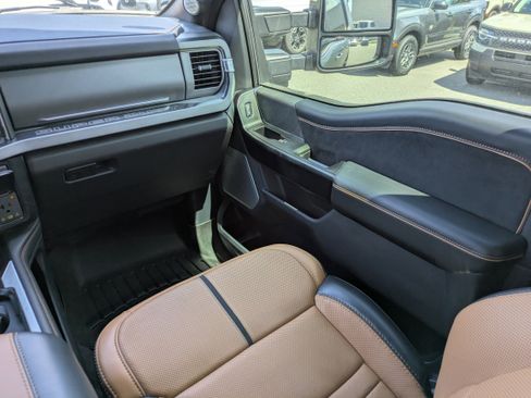 Used 2024 Ford F350 Platinum image 17