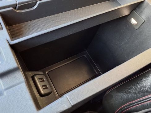 Used 2022 Chevrolet Equinox RS w/ RS Leather Package image 23