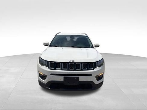 Used 2021 Jeep Compass Latitude w/ Convenience Group AWD/4WD image 2