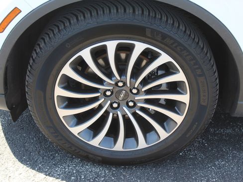 Used 2023 Lincoln Aviator Reserve w/ Equipment Group 201A AWD/4WD image 2