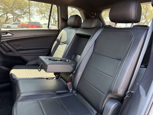 Used 2021 Volkswagen Tiguan SE R-Line image 17