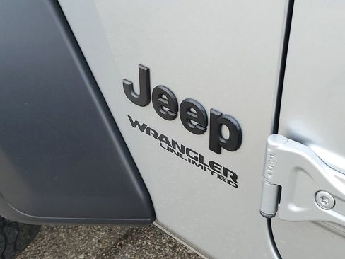 Used 2022 Jeep Wrangler Unlimited Sport AWD/4WD image 35