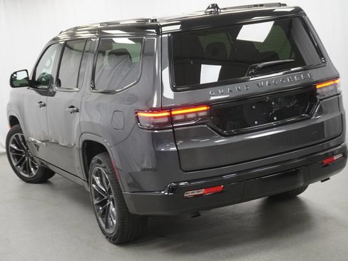 Certified 2025 Jeep Grand Wagoneer Series III w/ Rear Seat Video Group 1 AWD/4WD image 12