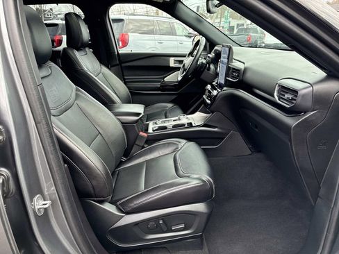 Used 2022 Ford Explorer ST w/ Equipment Group 401A image 9