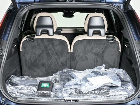 Used 2026 Volvo XC90 B6 Plus w/ Protection Package Premier image 33