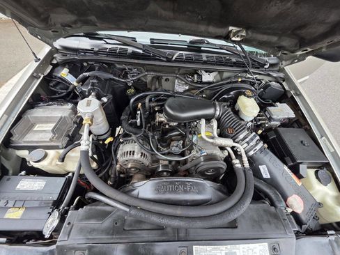 Used 2001 GMC Sonoma SLS image 13