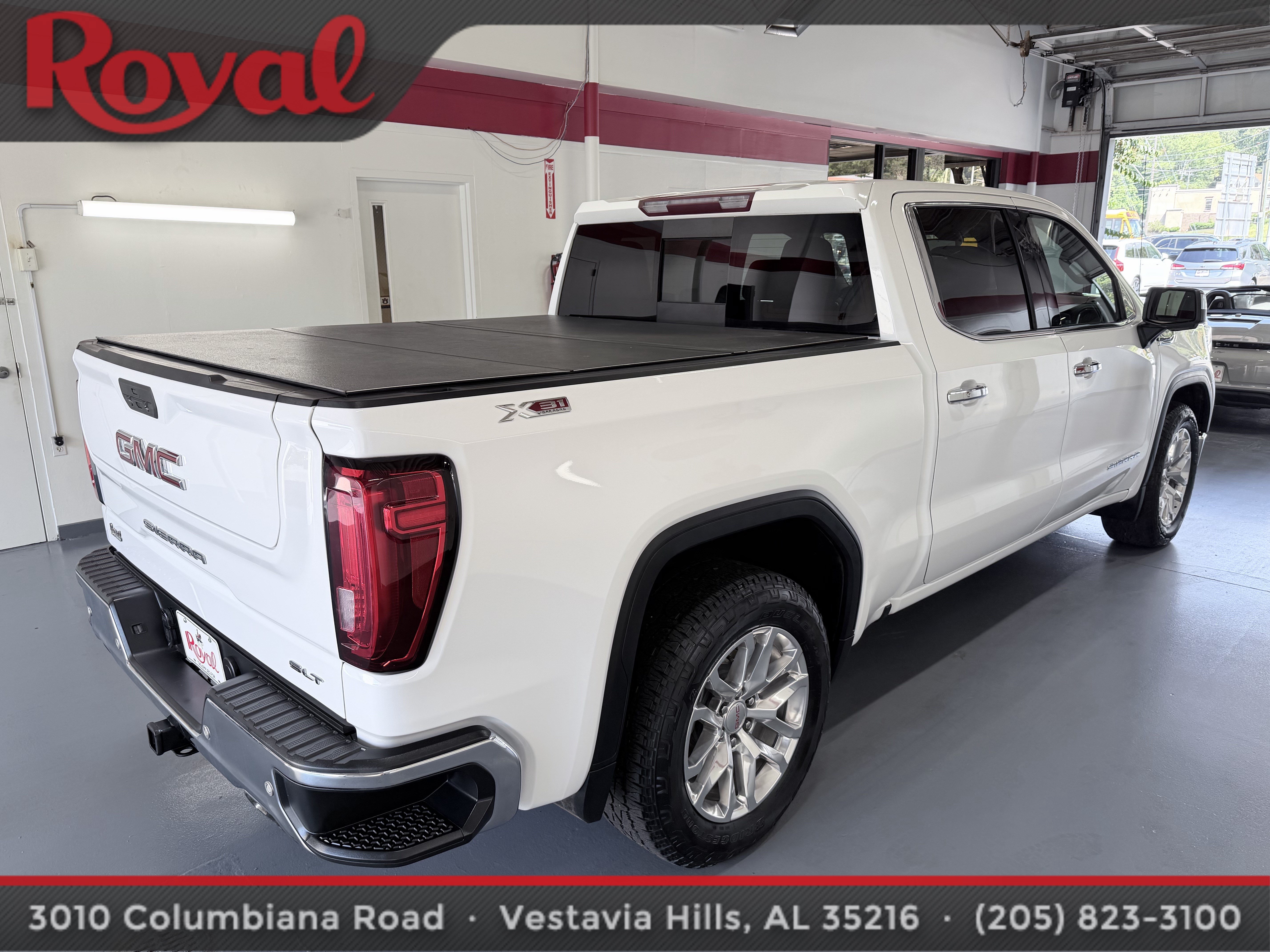 Used 2020 GMC Sierra 1500 SLT w/ SLT Premium Plus Package AWD/4WD image 4