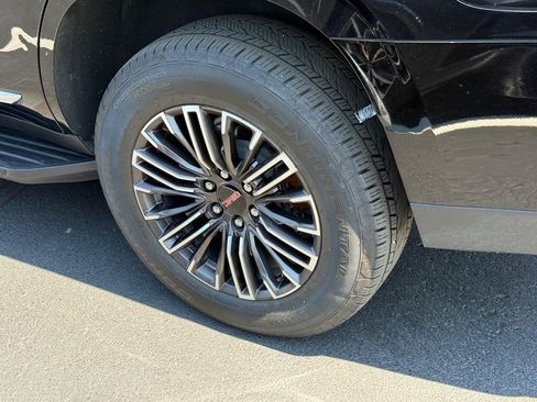 Used 2025 GMC Yukon Elevation AWD/4WD image 8