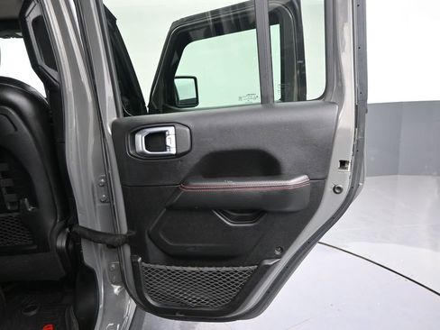 Used 2022 Jeep Gladiator Rubicon w/ LED Lighting Group AWD/4WD image 36