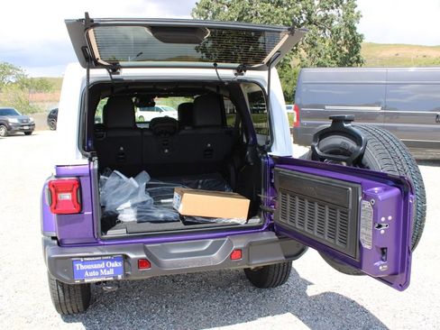 New 2026 Jeep Wrangler Unlimited Sahara w/ Whitecap Package AWD/4WD image 10