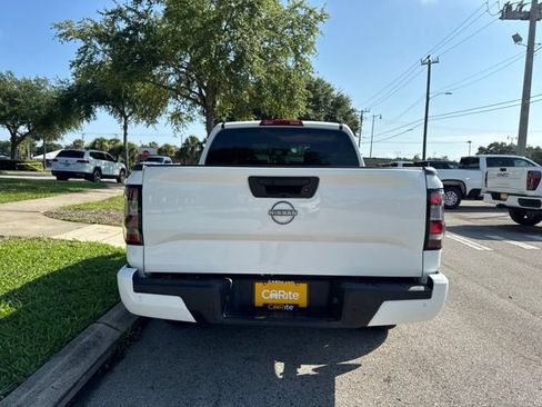Used 2022 Nissan Frontier SV w/ Technology Package RWD image 6