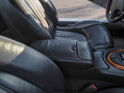 Used 2003 Jaguar XK8 Coupe image 21