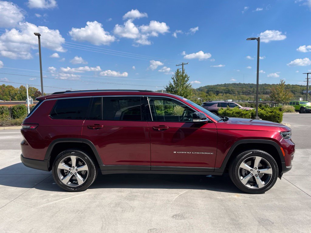 Used 2022 Jeep Grand Cherokee L Limited AWD/4WD image 22