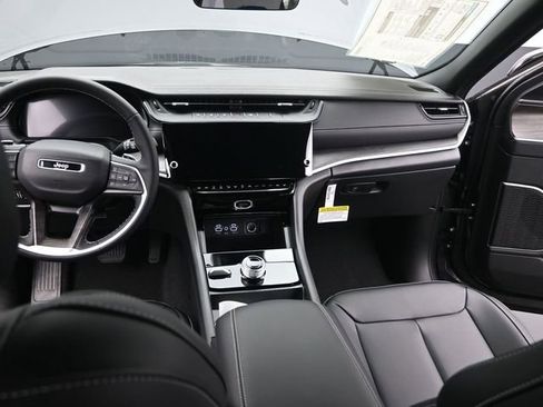 New 2026 Jeep Grand Cherokee Limited image 23