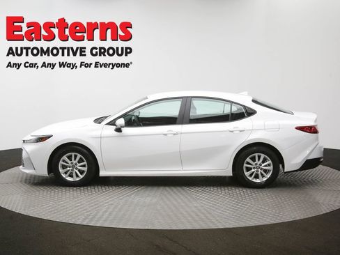 Used 2025 Toyota Camry Hybrid FWD image 60