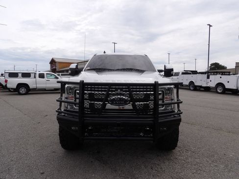 Used 2019 Ford F250 Lariat w/ Lariat Ultimate Package AWD/4WD image 12