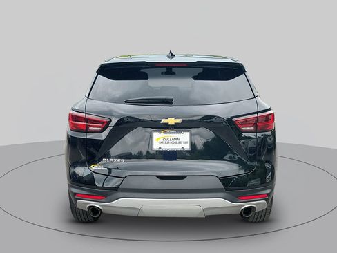 Used 2025 Chevrolet Blazer LT FWD image 4