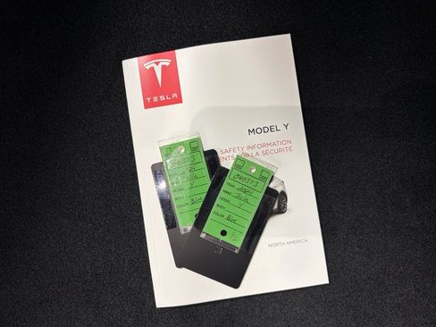 Used 2024 Tesla Model Y Performance image 22