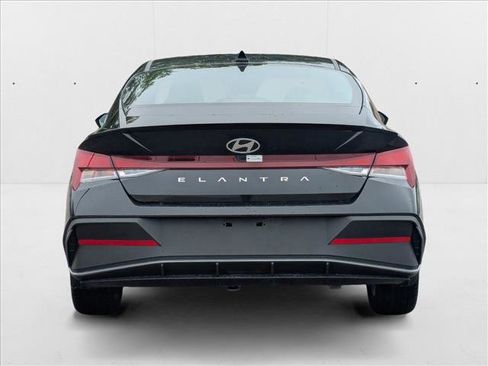 New 2025 Hyundai Elantra Sport image 8