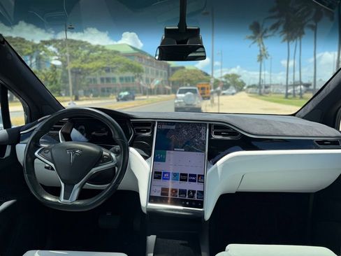 Used 2017 Tesla Model X 90D AWD/4WD image 16